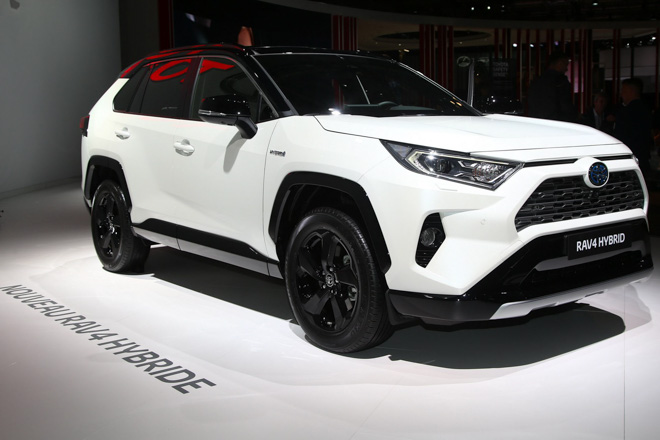 Toyota sẽ sản xuất xe hybrid cho Suzuki thông qua thoả thuận vừa ký kết